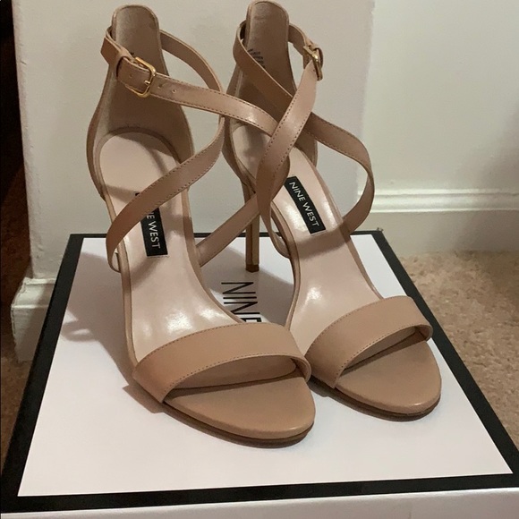 Nine West Shoes - Like New Beige Strappy Nine West Sandals